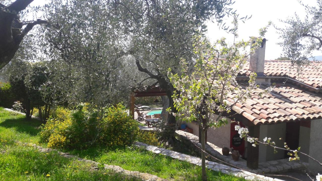 Maison De Avec Piscine Hébergement de vacances Berre-des-Alpes