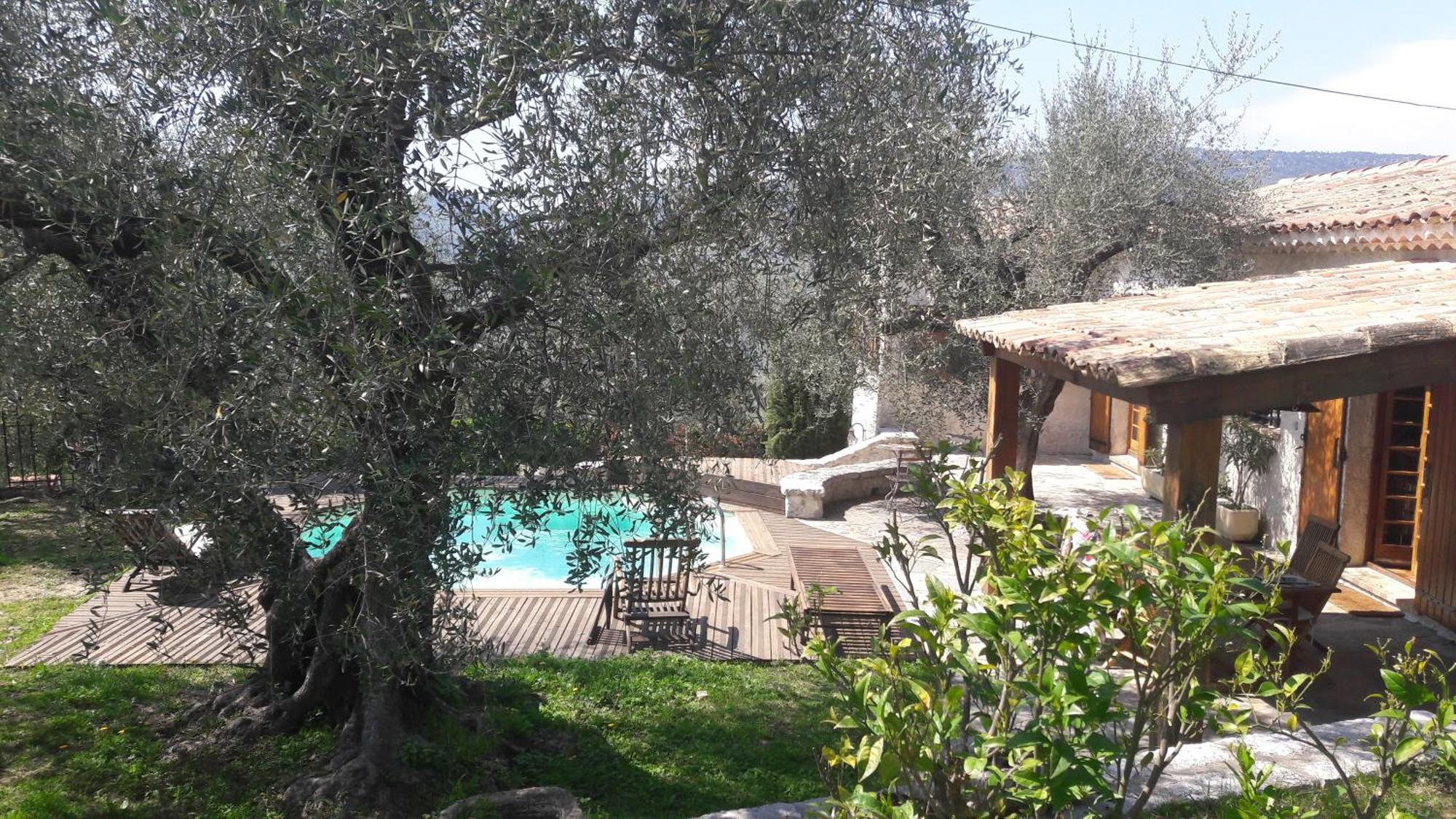 Hébergement de vacances Maison De Avec Piscine Berre-des-Alpes